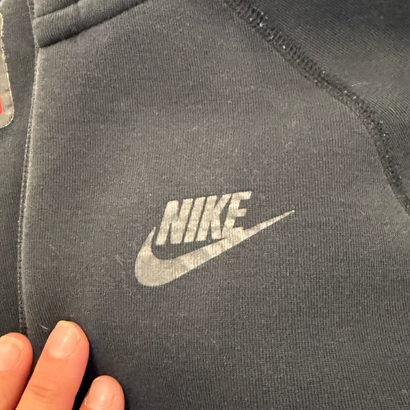 Nike Kids Black Hoodie - Picture 6 of 6